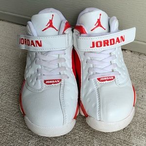 Jordan high top basketball court shoes size 11 kid